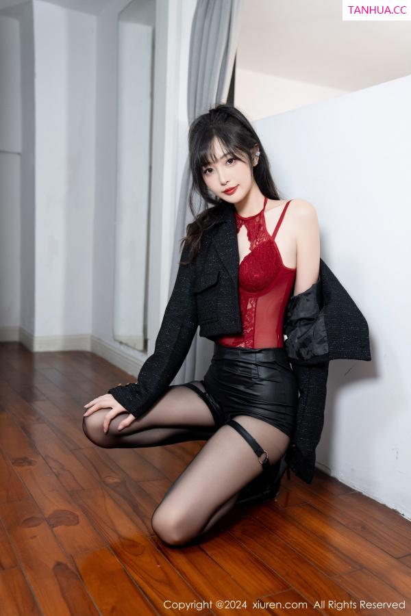 林星阑  [XiuRen]高清写真图 2024.12.06 No.9561 林星阑 黑丝美腿第14张图片